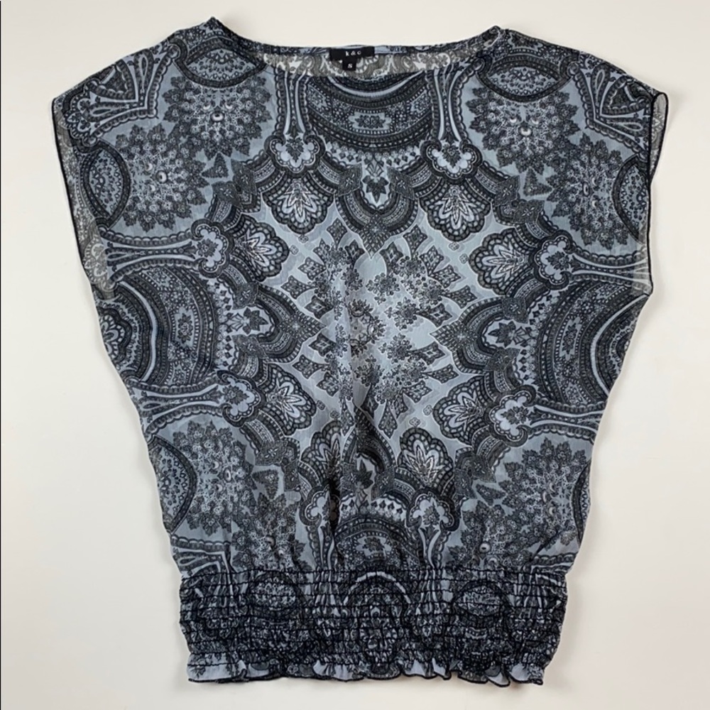 🖤K & C sheer black and gray banded waist top